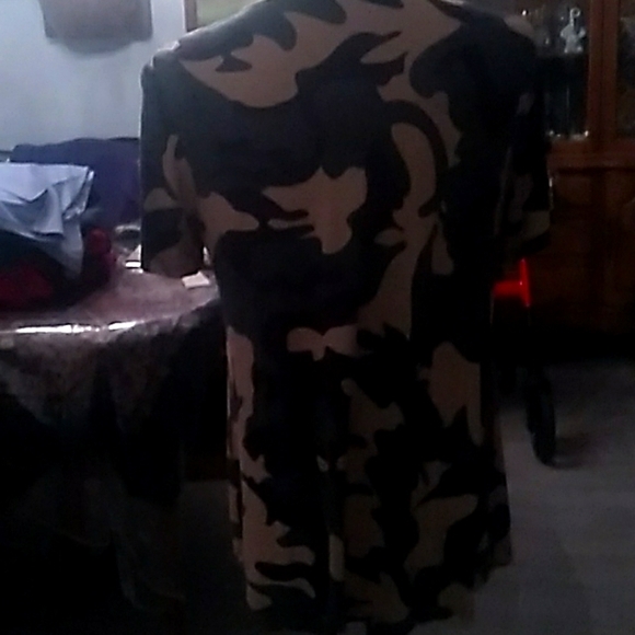 Camo gathered front short sleeve - Picture 6 of 9